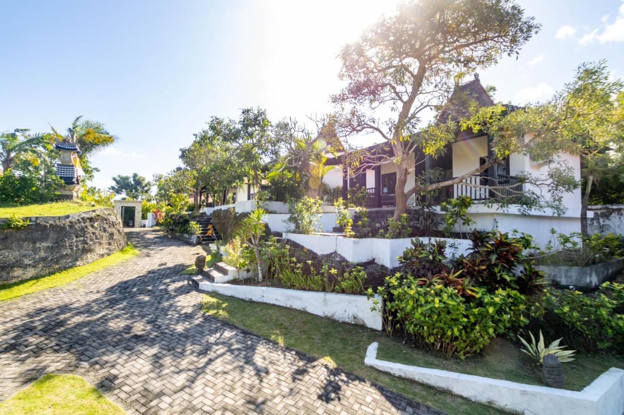Surya Melasti Exclusive Beach Villa By Sajiwa Ungasan Екстериор снимка