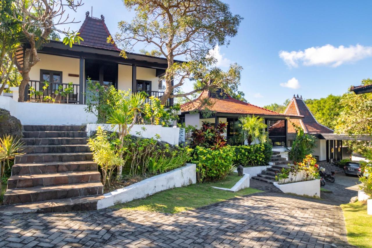 Surya Melasti Exclusive Beach Villa By Sajiwa Ungasan Екстериор снимка